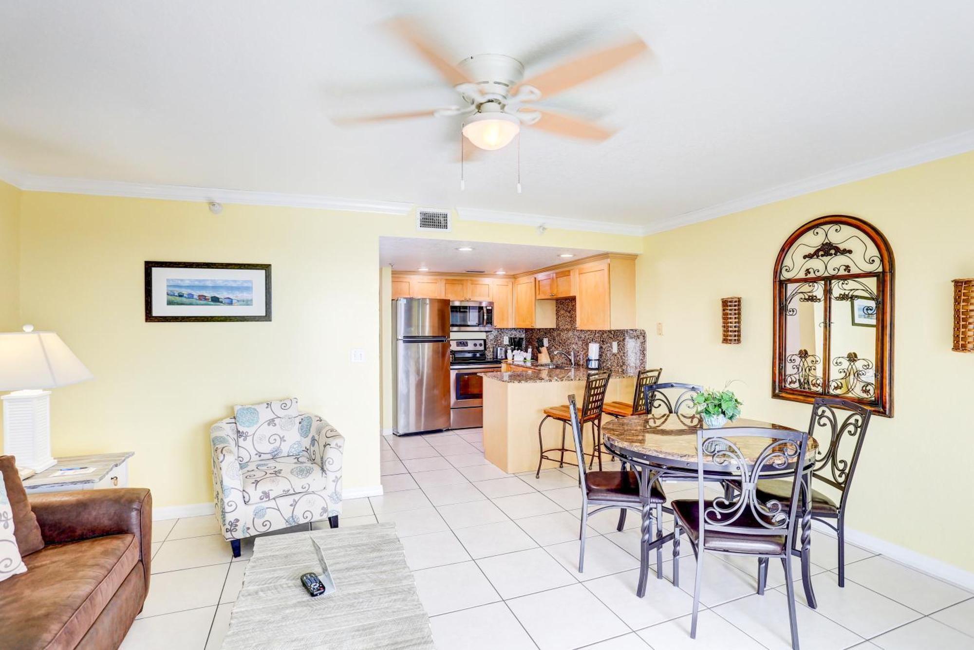 South Beach Condo Hotel By Travel Resort Services, Inc. セント・ピート・ビーチ エクステリア 写真