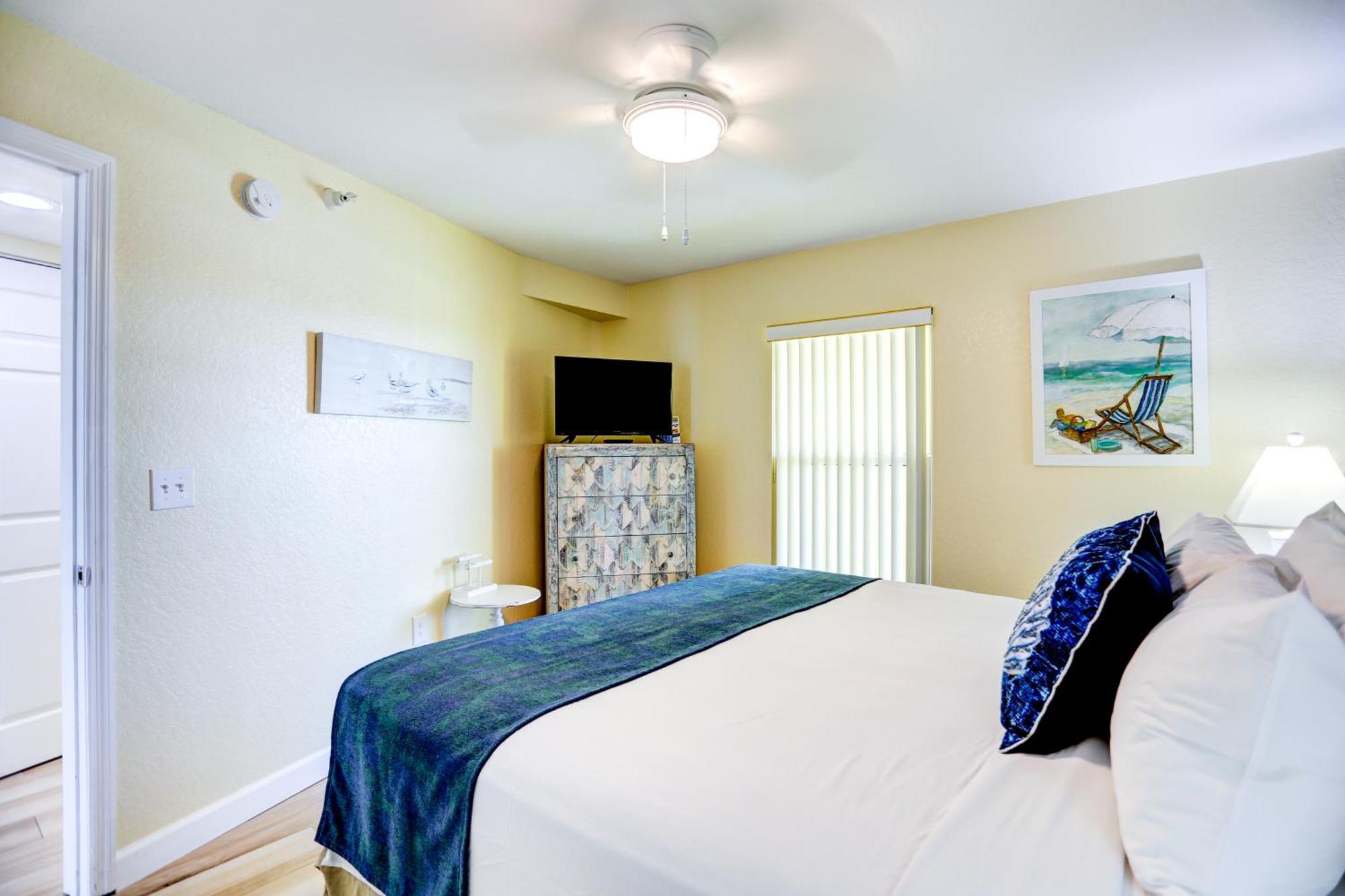 South Beach Condo Hotel By Travel Resort Services, Inc. セント・ピート・ビーチ エクステリア 写真