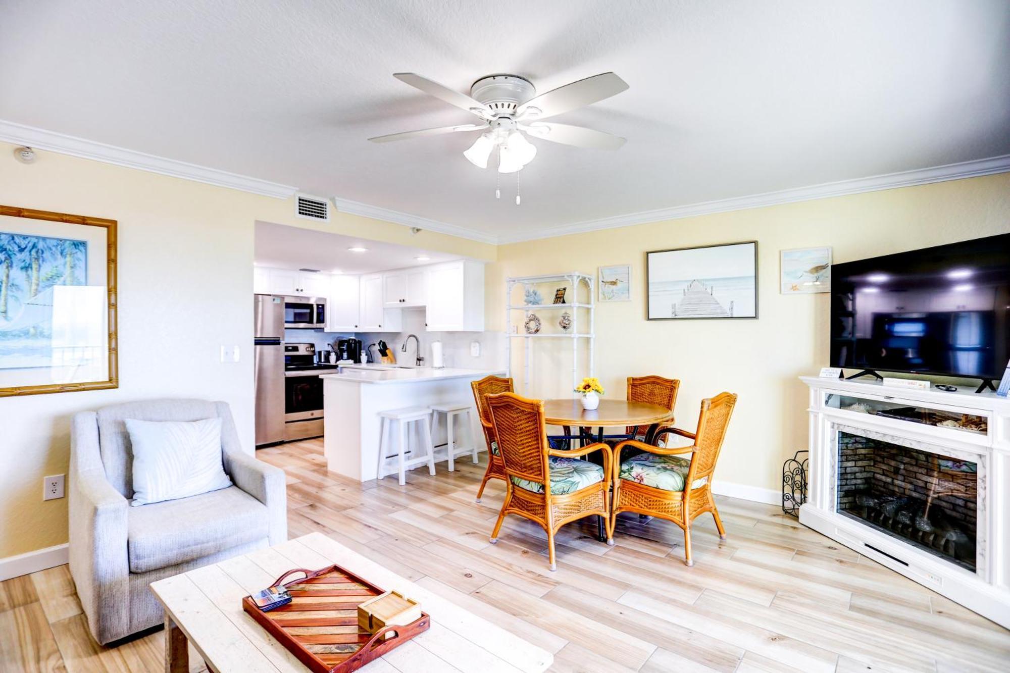 South Beach Condo Hotel By Travel Resort Services, Inc. セント・ピート・ビーチ エクステリア 写真