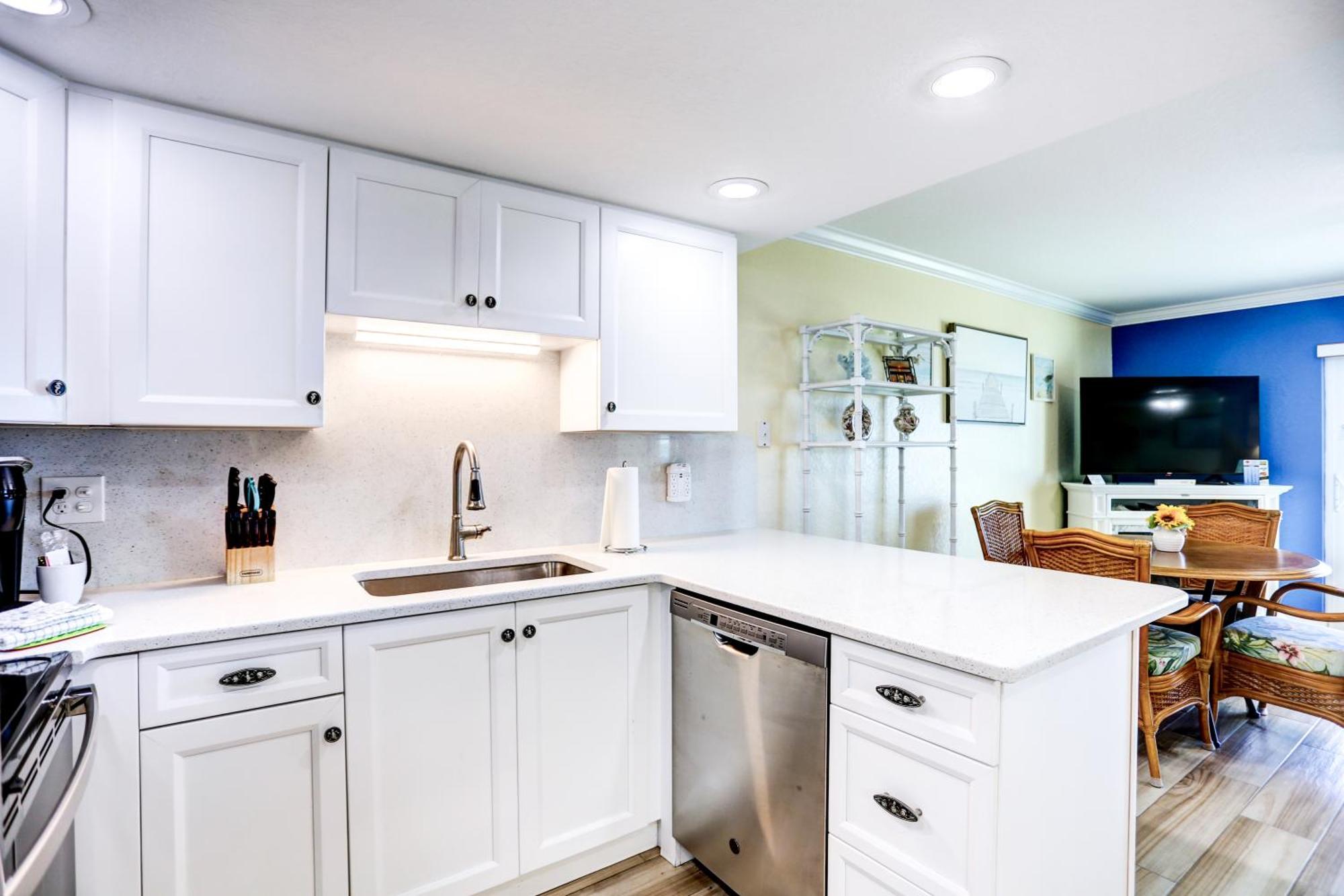 South Beach Condo Hotel By Travel Resort Services, Inc. セント・ピート・ビーチ エクステリア 写真