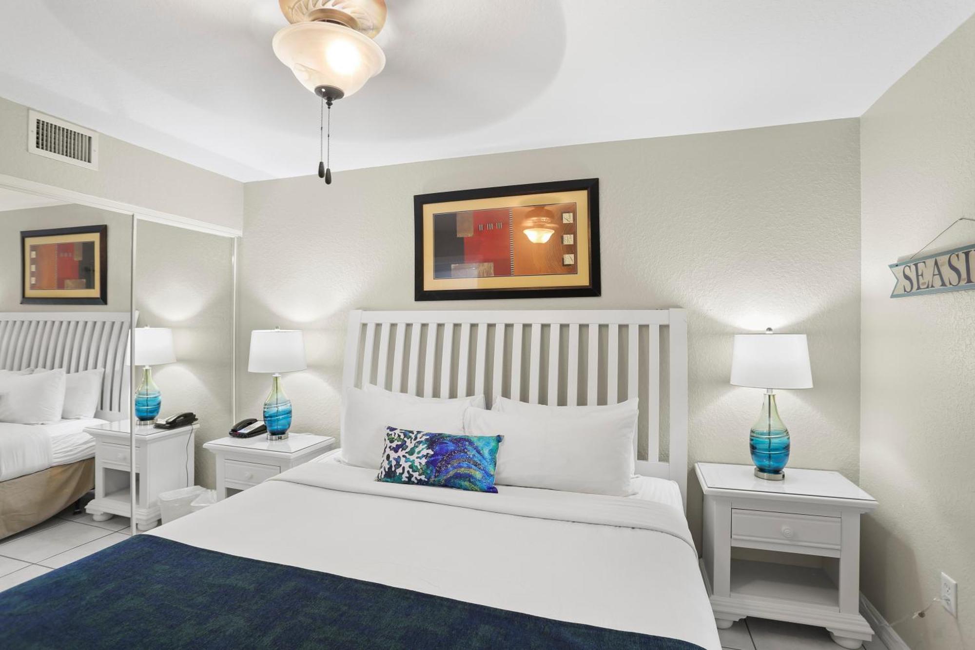 South Beach Condo Hotel By Travel Resort Services, Inc. セント・ピート・ビーチ エクステリア 写真