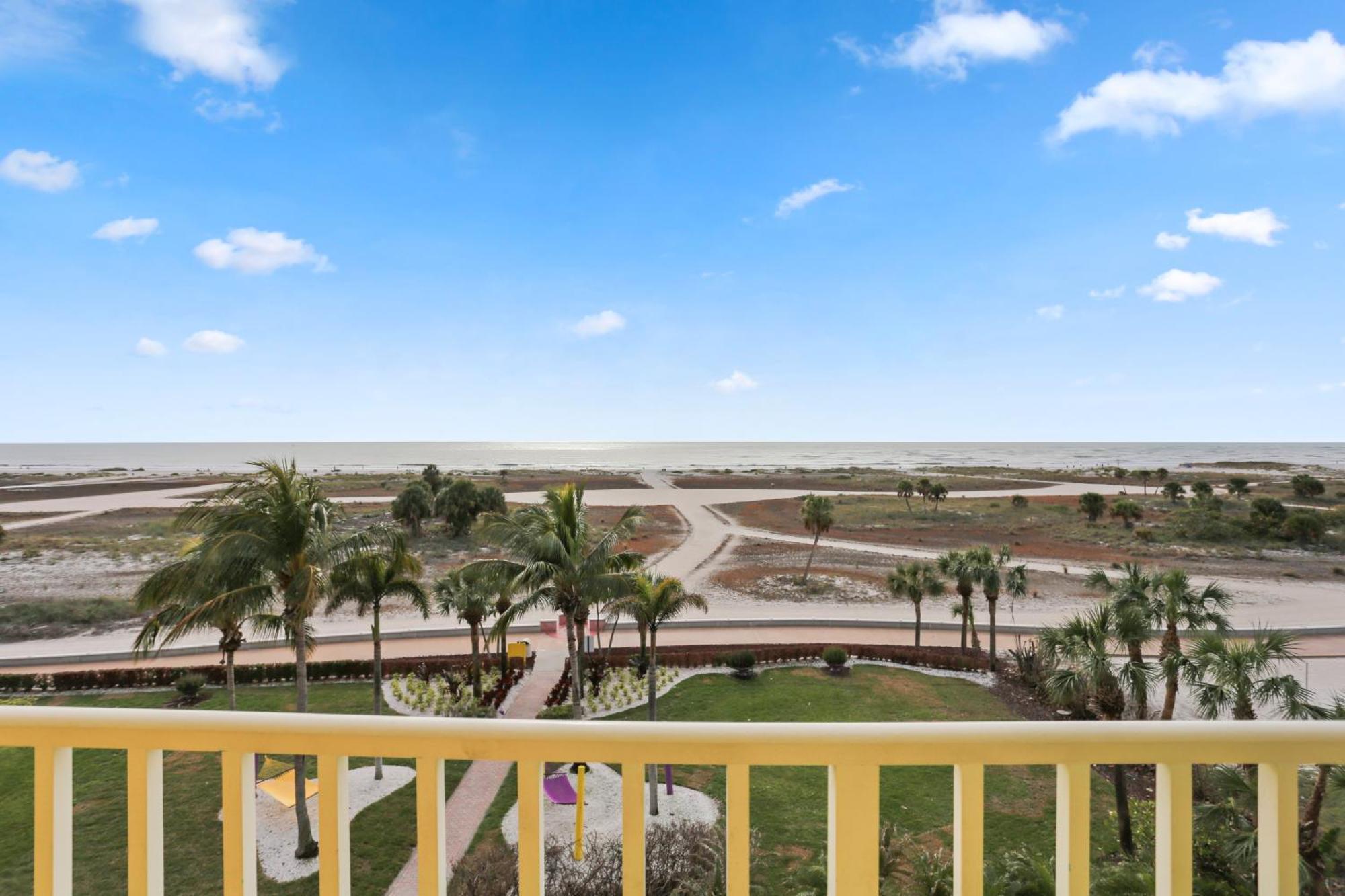 South Beach Condo Hotel By Travel Resort Services, Inc. セント・ピート・ビーチ エクステリア 写真