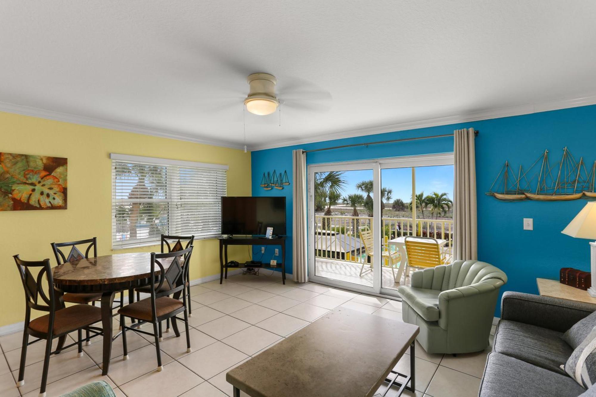South Beach Condo Hotel By Travel Resort Services, Inc. セント・ピート・ビーチ エクステリア 写真