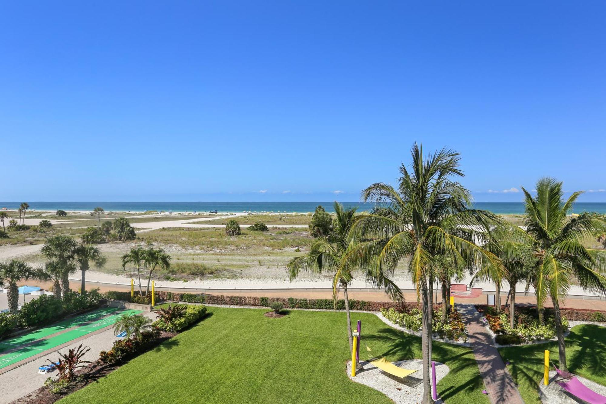 South Beach Condo Hotel By Travel Resort Services, Inc. セント・ピート・ビーチ エクステリア 写真