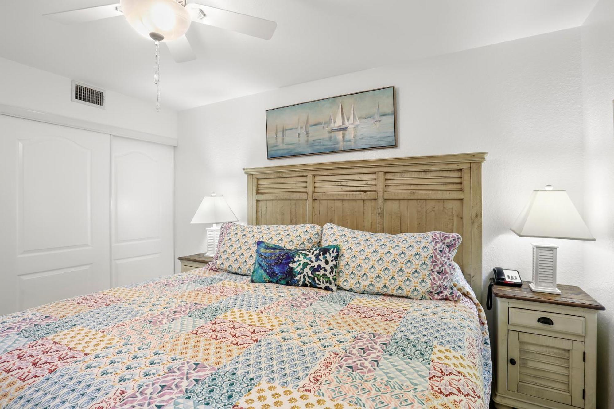 South Beach Condo Hotel By Travel Resort Services, Inc. セント・ピート・ビーチ エクステリア 写真