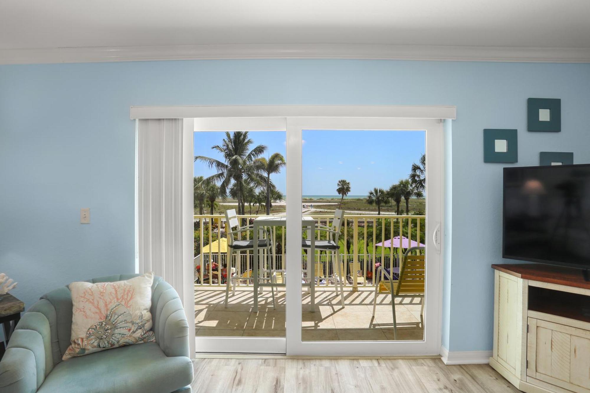 South Beach Condo Hotel By Travel Resort Services, Inc. セント・ピート・ビーチ エクステリア 写真